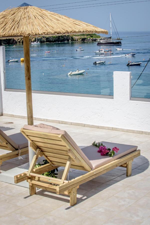 Laia Seafront Luxury Apartments Agia Pelagia  Exterior foto