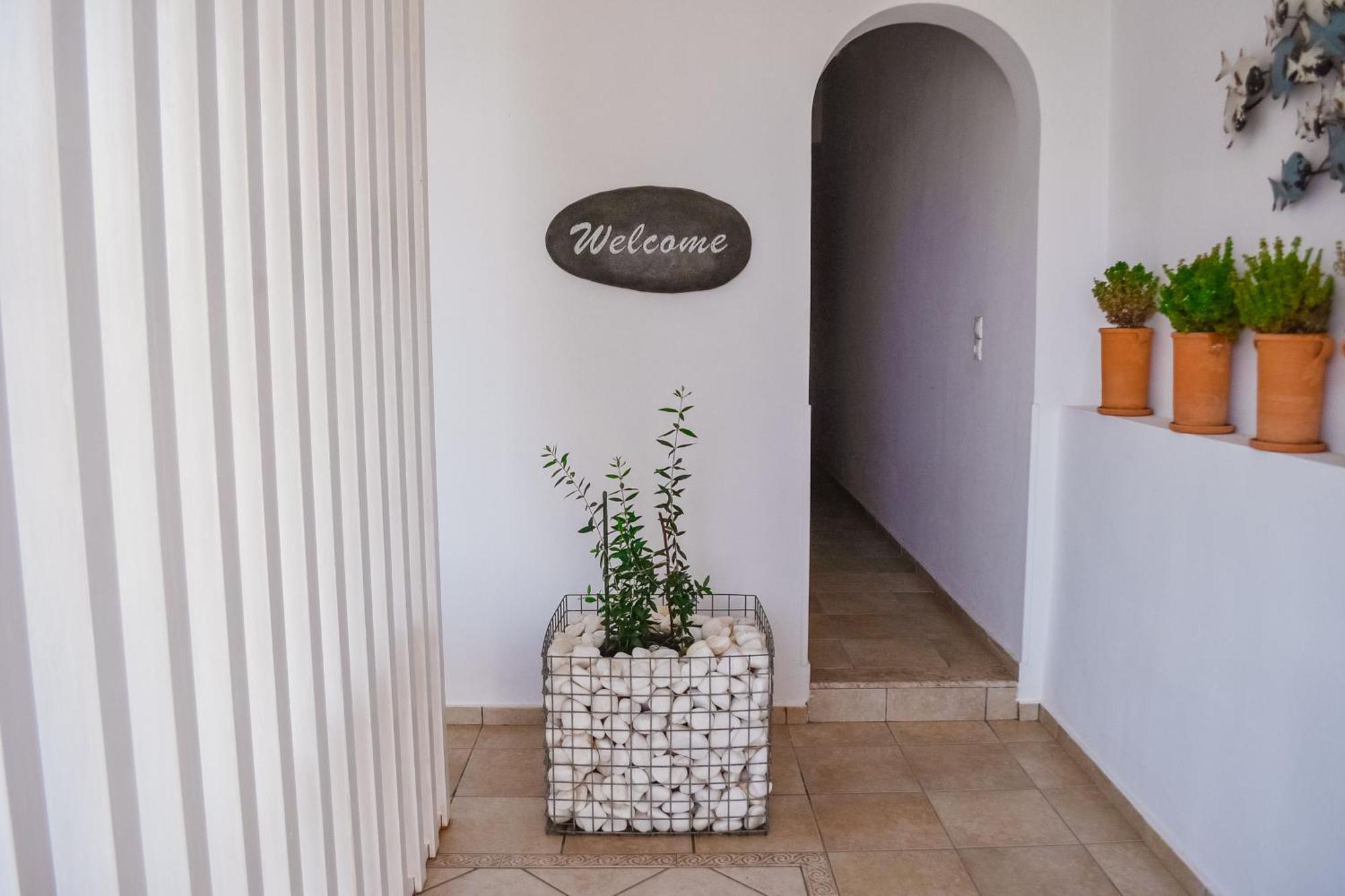 Laia Seafront Luxury Apartments Agia Pelagia  Exterior foto