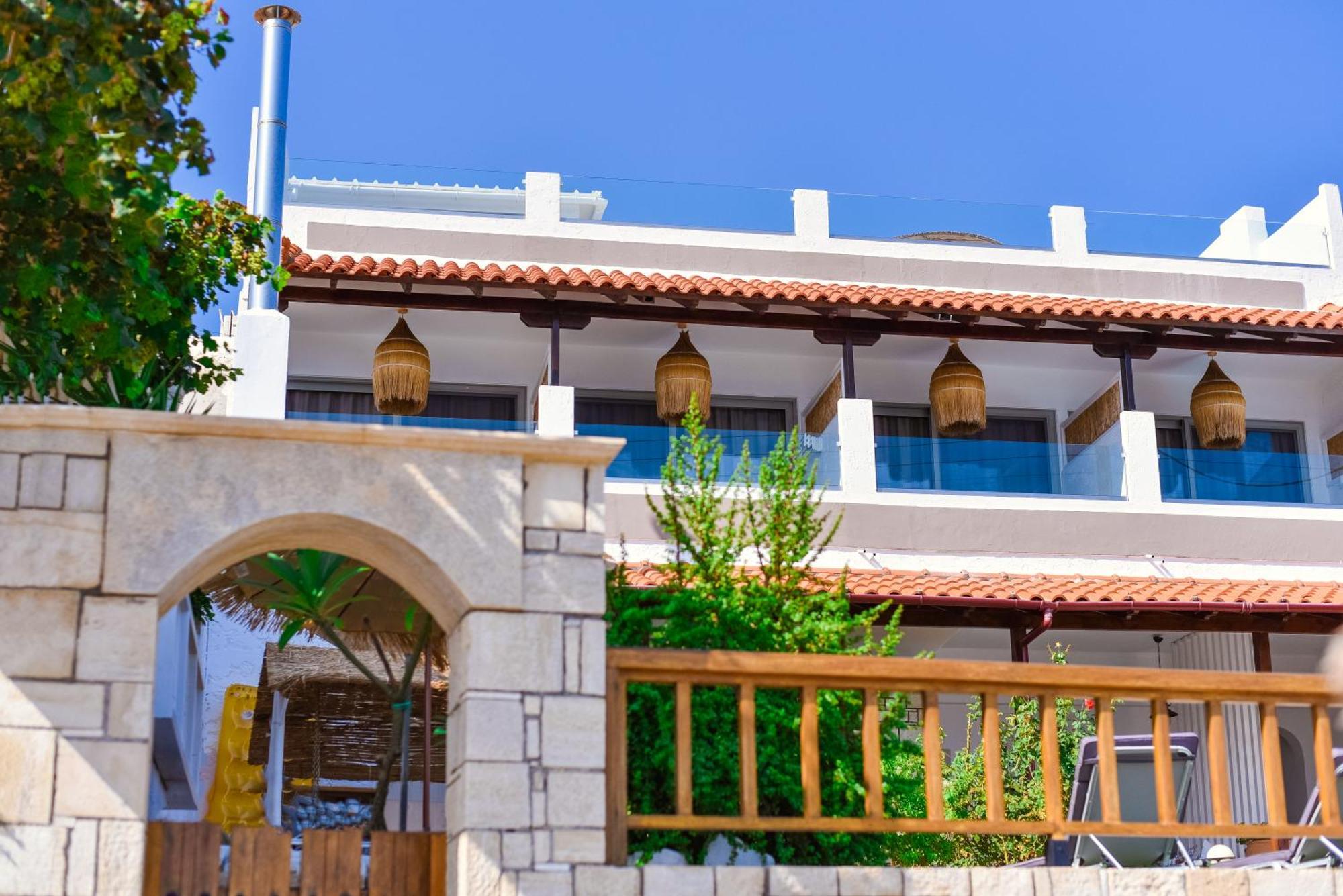 Laia Seafront Luxury Apartments Agia Pelagia  Exterior foto