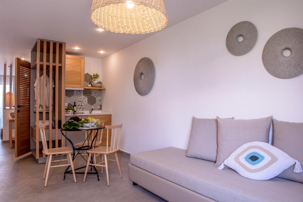 Laia Seafront Luxury Apartments Agia Pelagia  Exterior foto